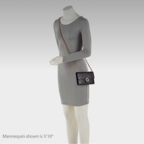 Gucci guccisima leather interlocking G chain wallet in black - Picture 4 of 8